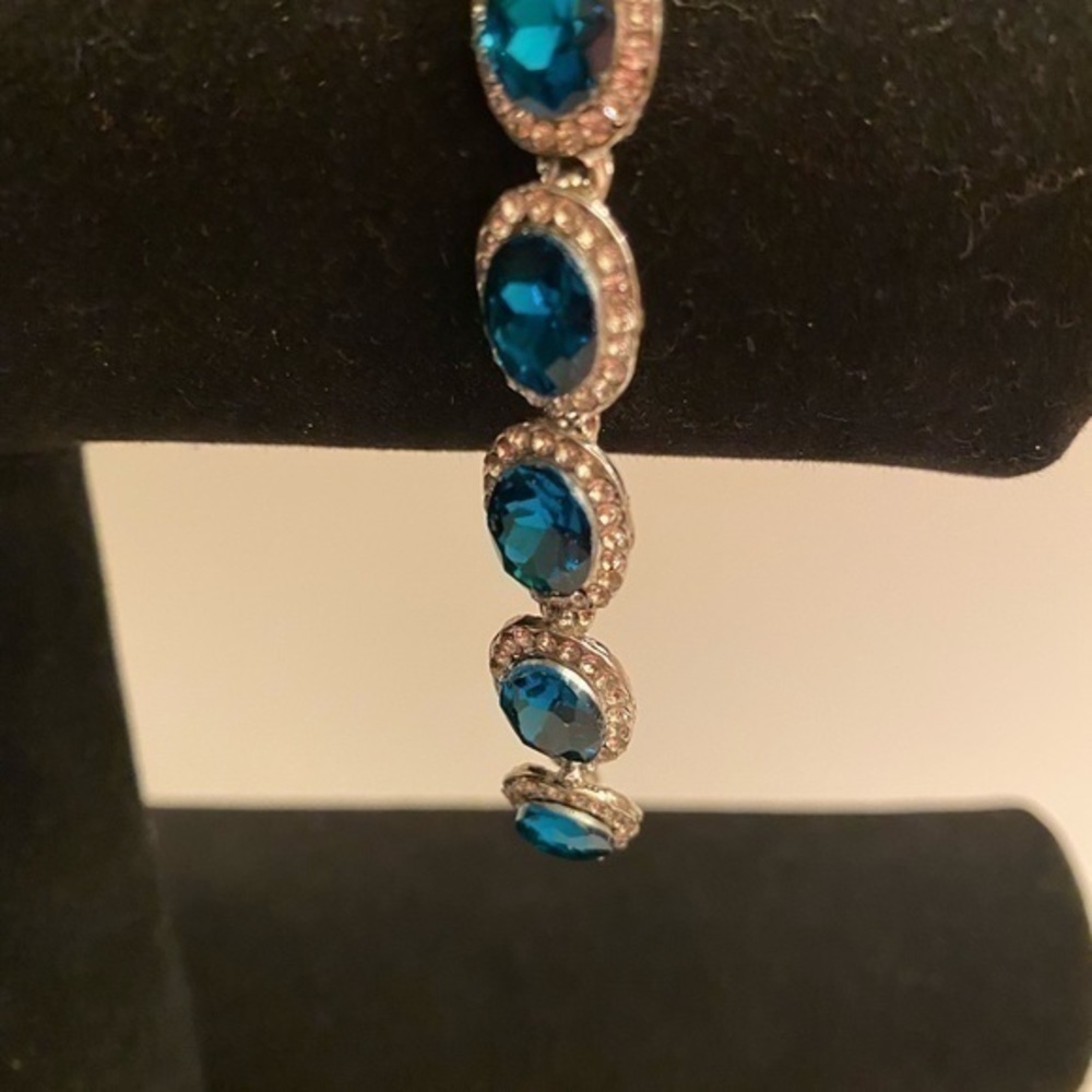 Blue Sapphire Austrian crystal Bracelet set - Picture 7 of 9